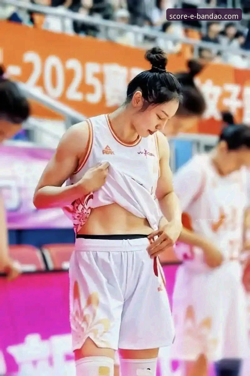 战术调整与球员爆发：中国女篮资格赛关键一役的深度复盘